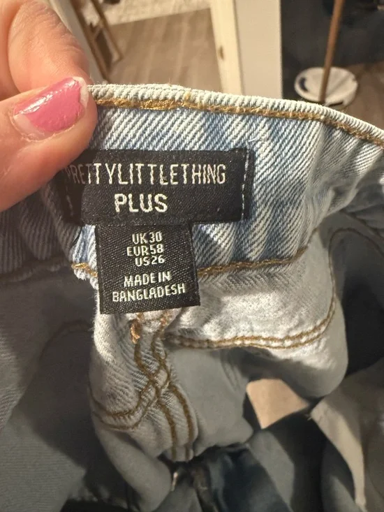 PrettyLittleThing Blue High-Rise Denim Shorts. size 26 plus size - Picture 4 of 4